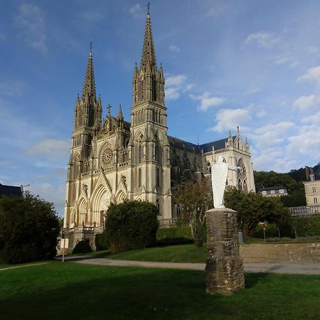 La Chapelle-MontligeonLe Bourgis住宿加早餐旅馆 外观 照片