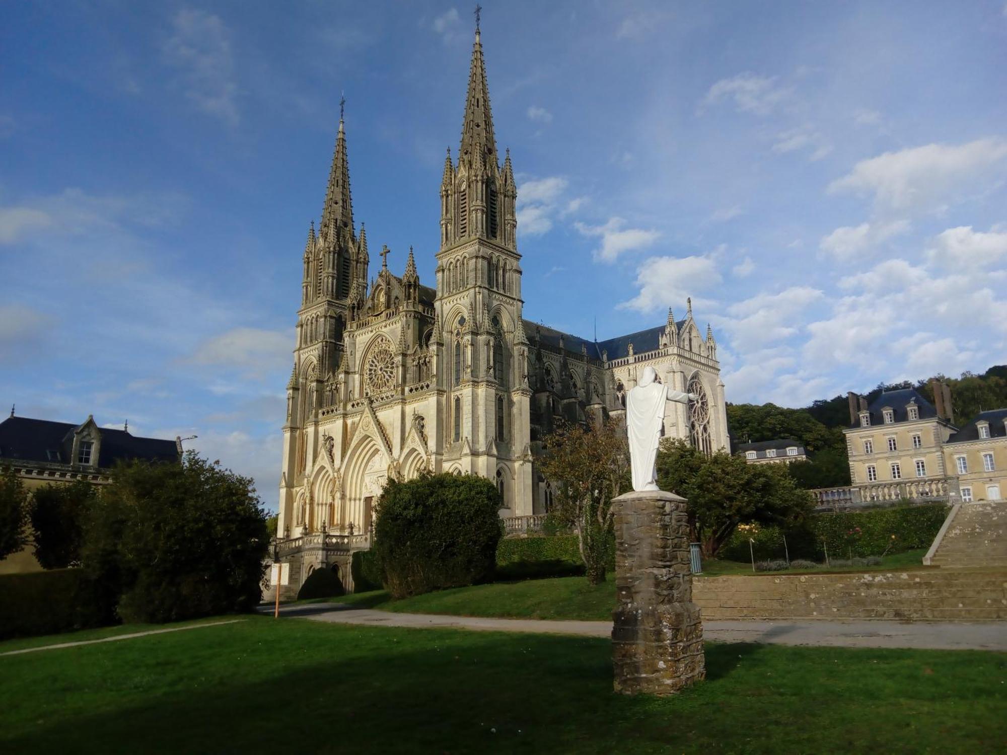 La Chapelle-MontligeonLe Bourgis住宿加早餐旅馆 外观 照片
